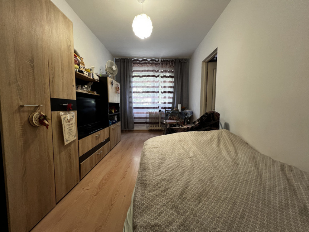Apartament 2 camere, complet mobilat si utilat, etaj 2 - zon