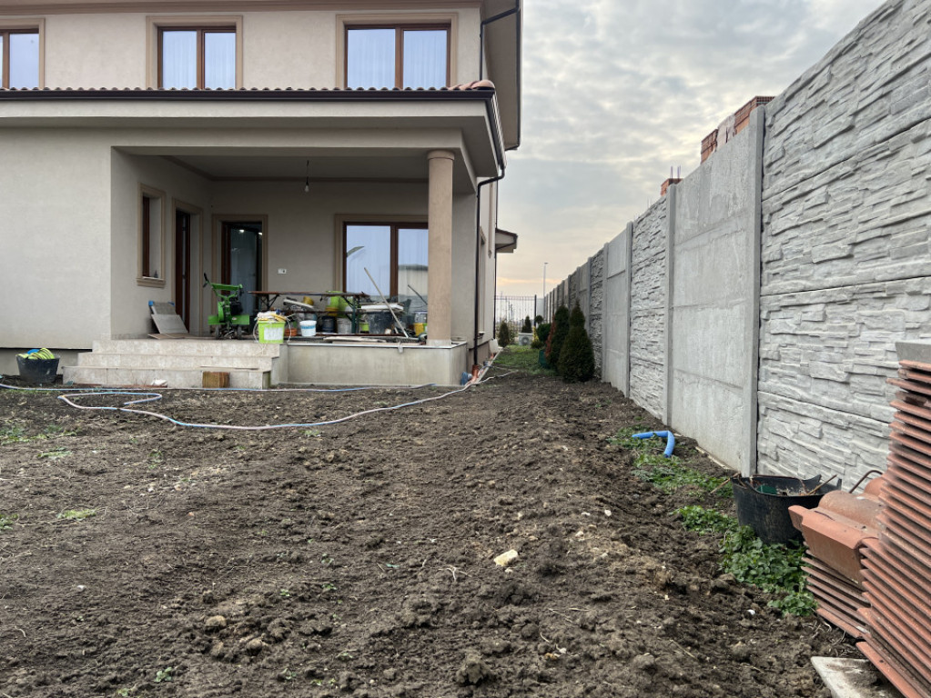 Duplex, 4 camere, 290mp teren, 125mp utili, curent trifazic