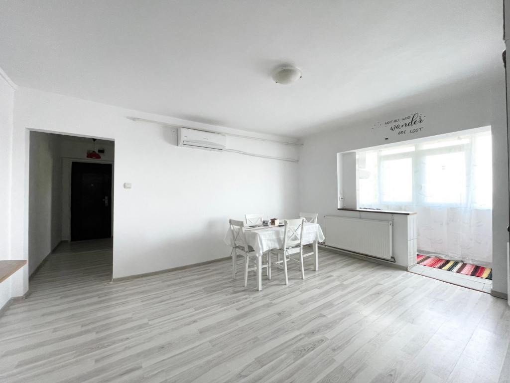 Apartament 3 camere, 54 mp utili - zona Buziasului