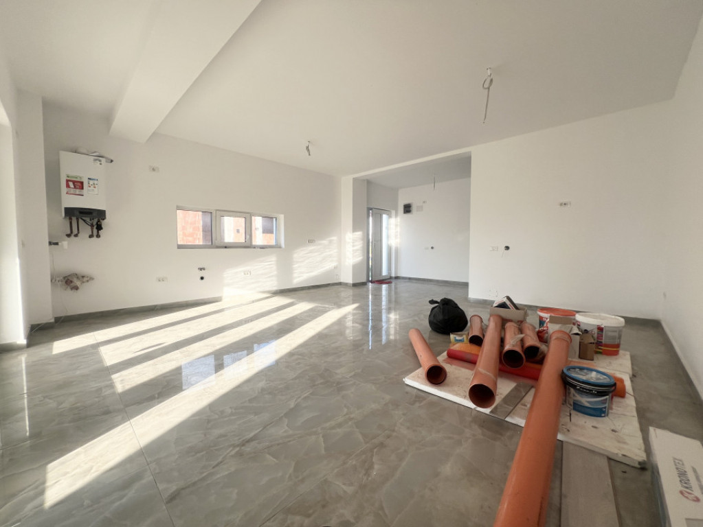Duplex 5 camere, 107mp, 302mp teren, constructie noua - Gia