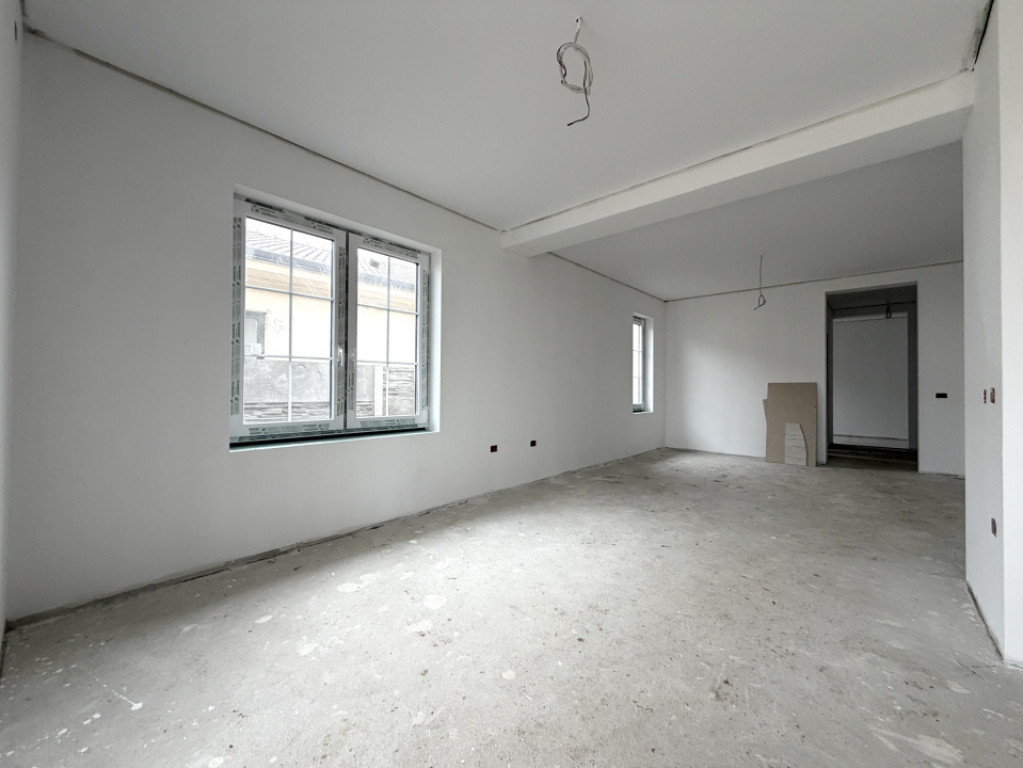 Duplex 3 camere, 88 mp utili, 366 mp teren - Urseni