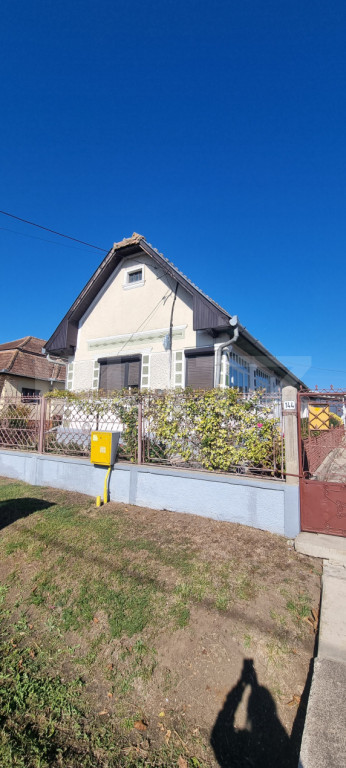 Casa cu 2 camere, 100 mp, zona Tritenii de Jos