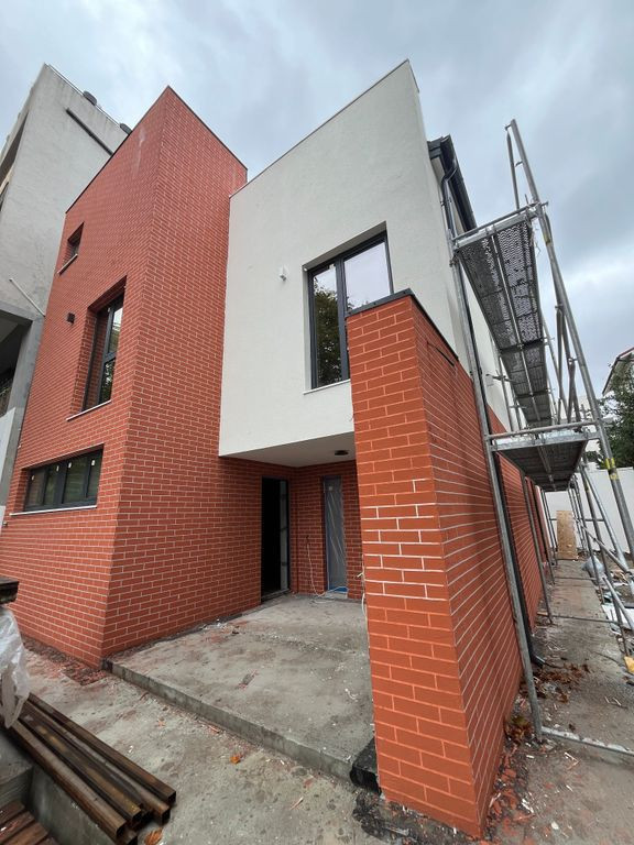 Casa P+1 Compozitori
