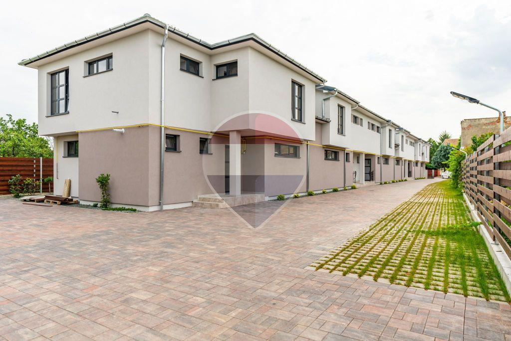 Casă elegantă și spațioasă în complex privat – Zona Centrală Arad
