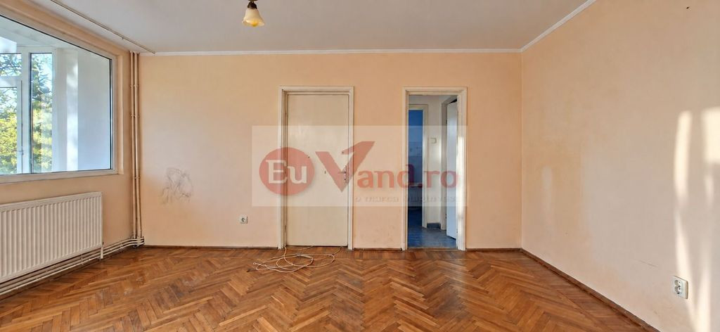 De vanzare apartament cu 2 camere Tiglina 1, etaj 3, 49.000 euro