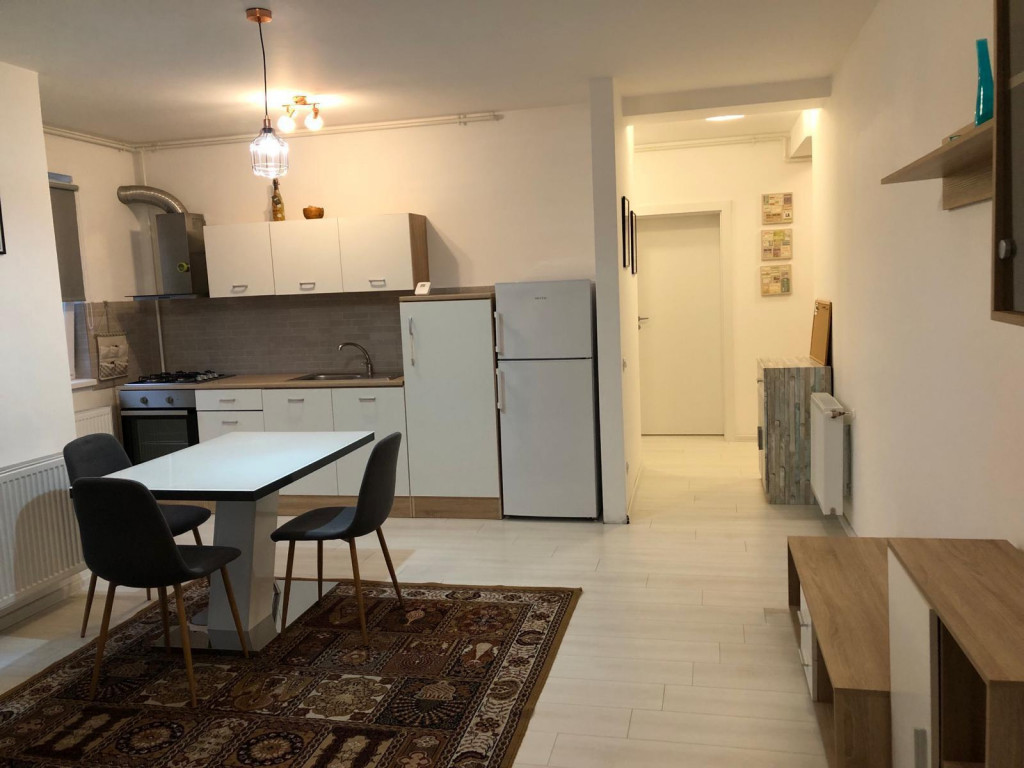 Apartament 2 camere 54 mp utili, loc de parcare in curte -