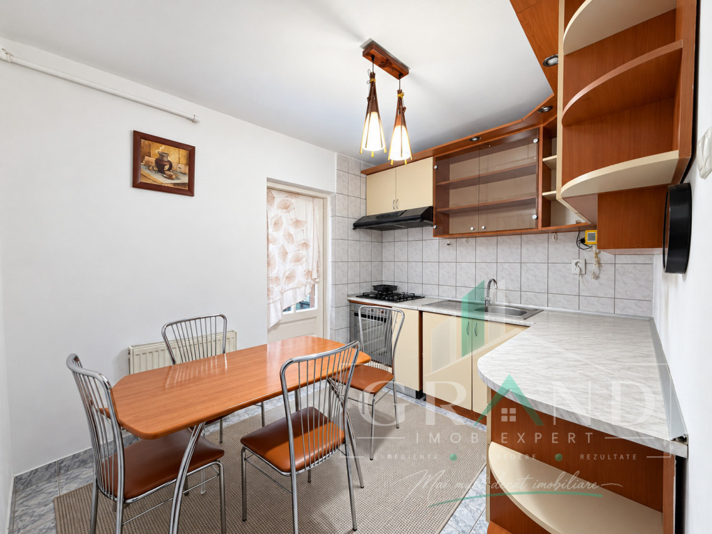2 Camere | Etaj 1 | Balcon | Centrală Proprie | Mărăști