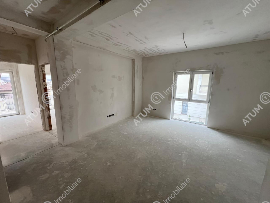 Apartament 2 camere balcon loc parcare zona Shopping City Se