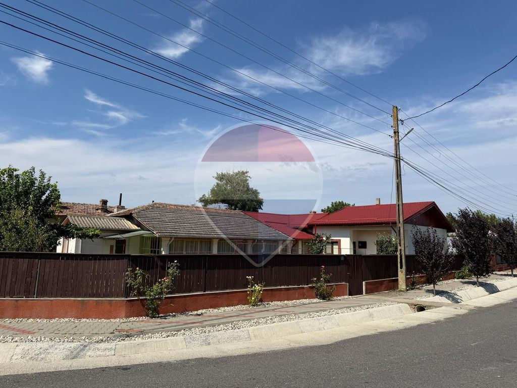 Casa rural 8 camere, teren 817 mp – Herăști, Giurgiu