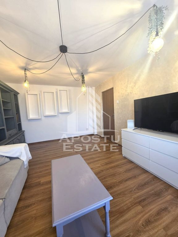 Apartament cu 3 camere de inchiriat - Zona Lipovei