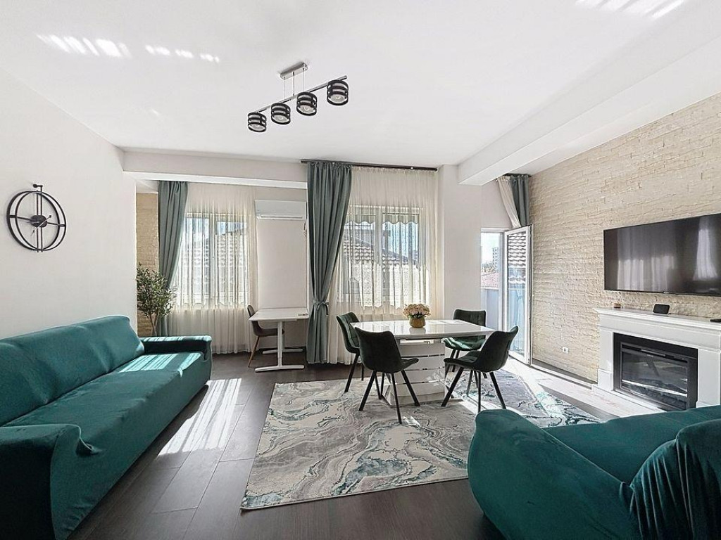 Apartament 3 camere, Pacii