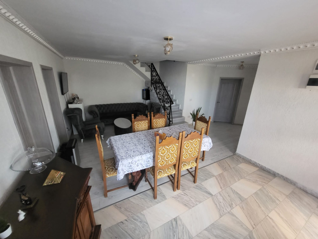Duplex pe parter 3 dormitoare 2bai | 105 mp utili | Ghiroda