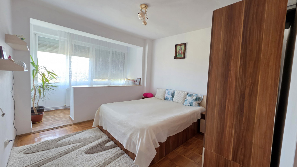 Apartament 2 camere decomandat, cu centrala proprie, zona Da