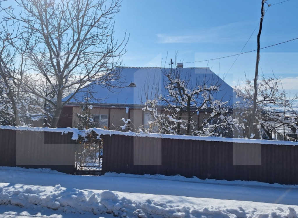 Casă de vânzare, 50 mp, zona Centrală - Călinești