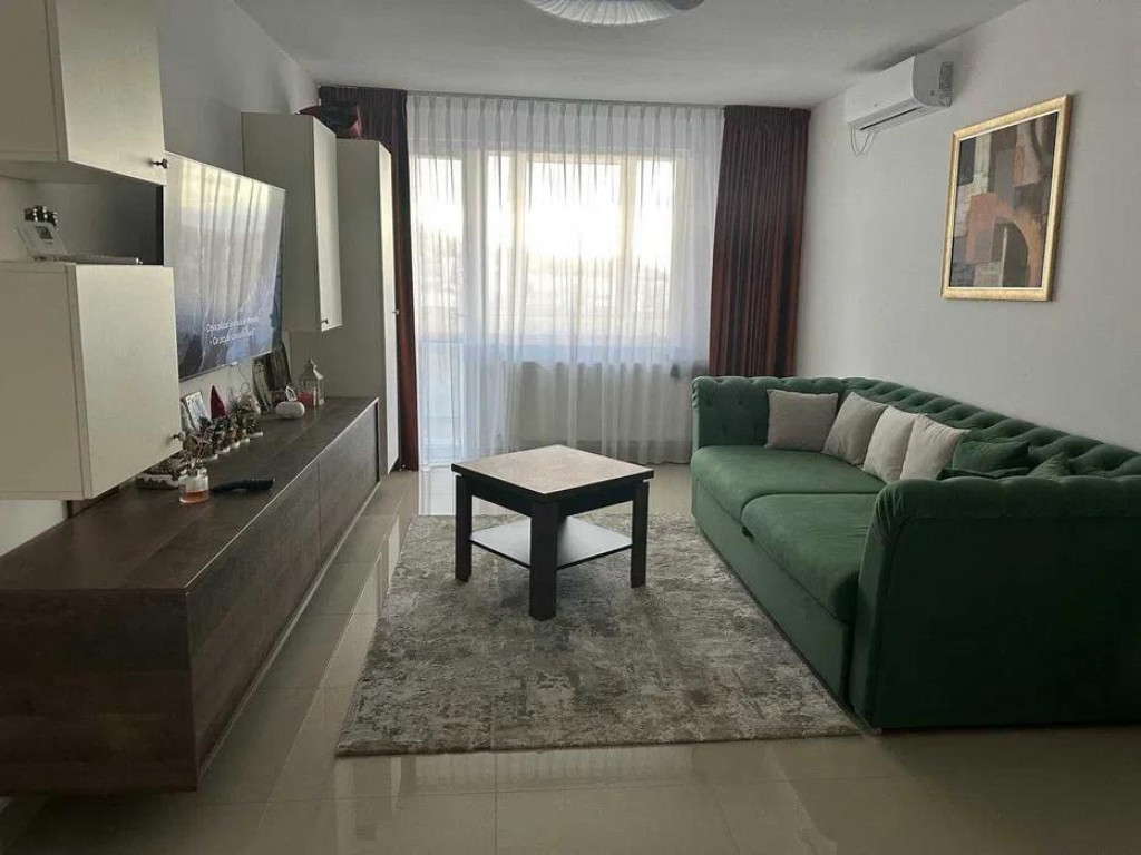 Decomandat si renovat, cu vedere spre gradina, Centrul Civic