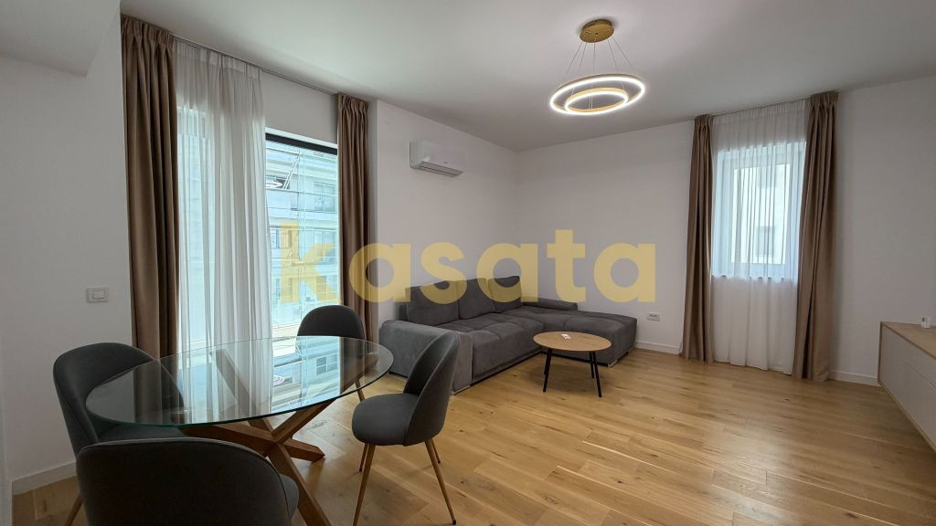 3 camere I et3 I 2 bai I First Estates I 74 utili