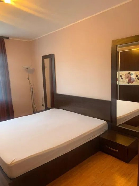 Închiriez apartament cu 2 camere în centrul civic Brașov