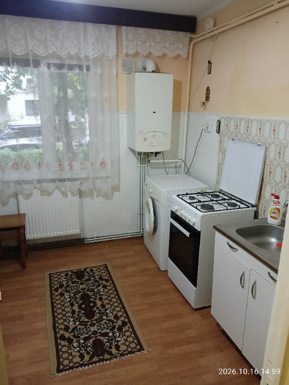 Vând apartament cu 2 camere decomandate în Nicolina 2 la parter