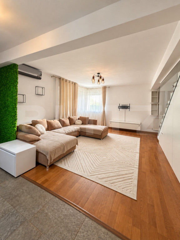Apartament 3 camere, 116 mp, curte și parcare