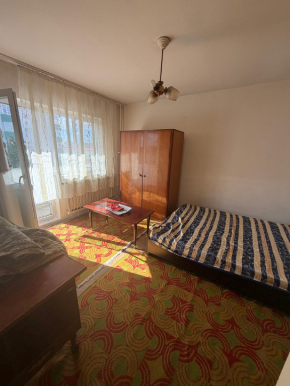 Garsonieră decomandata, 35 mp , etaj 2/4, zona Lapus Arges,