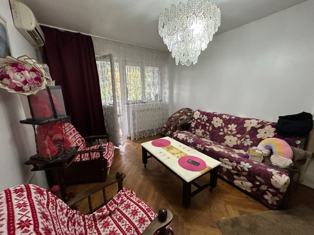 Apartament 2 camere cnfort 1 semidecomandat, zona Garii, eta