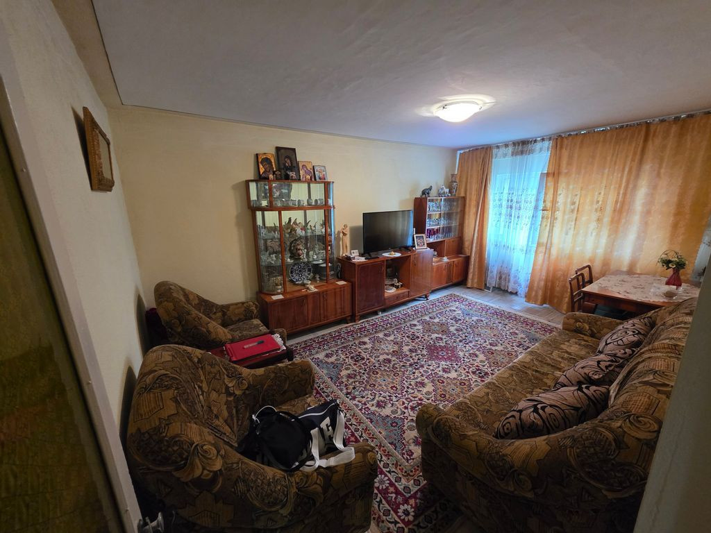 Apartament 2 camere zona Km 4-5