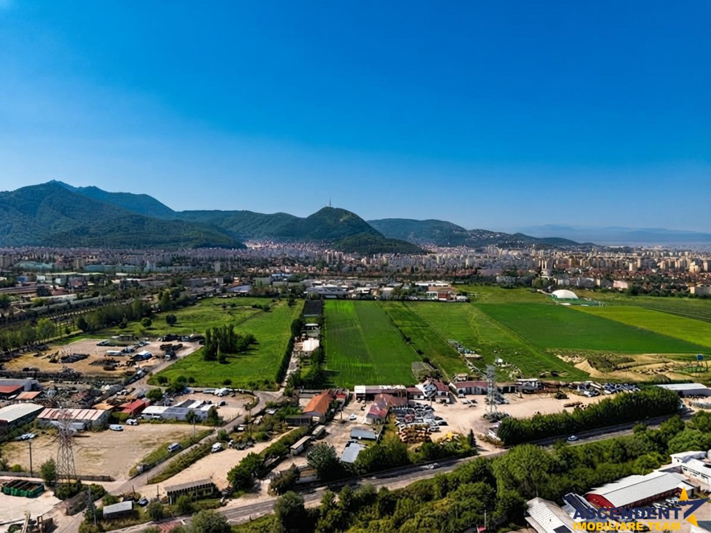 Teren intravilan 10.000 mp, Brasov, ideal pentru hala, depoz