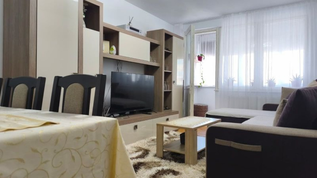 Apartament decomandat 3 camere in Deva, zona Iuliu Maniu