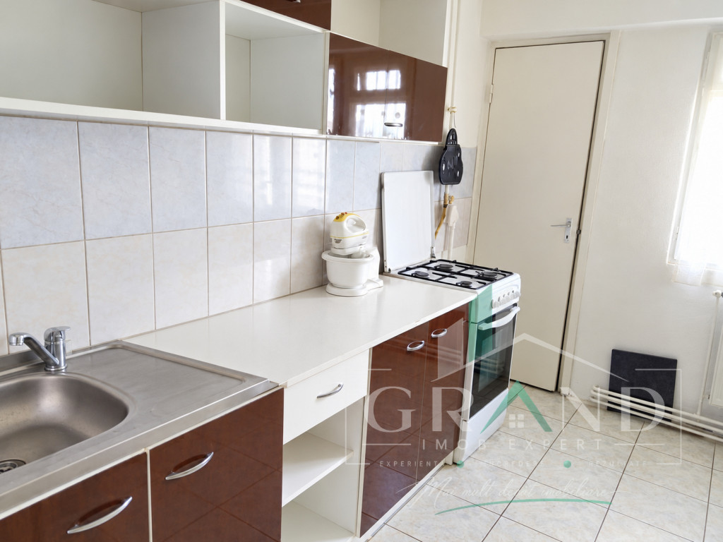 Apartament cu 4 camere, 99 mp, Ansamblu Rezidential, zona RI