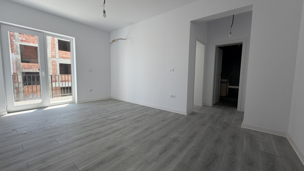 Apartamente cu 2 si 3 camere | Zona excelenta | Asfalt | Tra