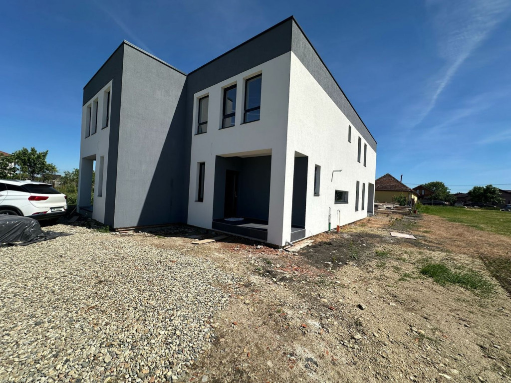 Duplex | Parter + Etaj | Toate utilitatile | Curte generoasa