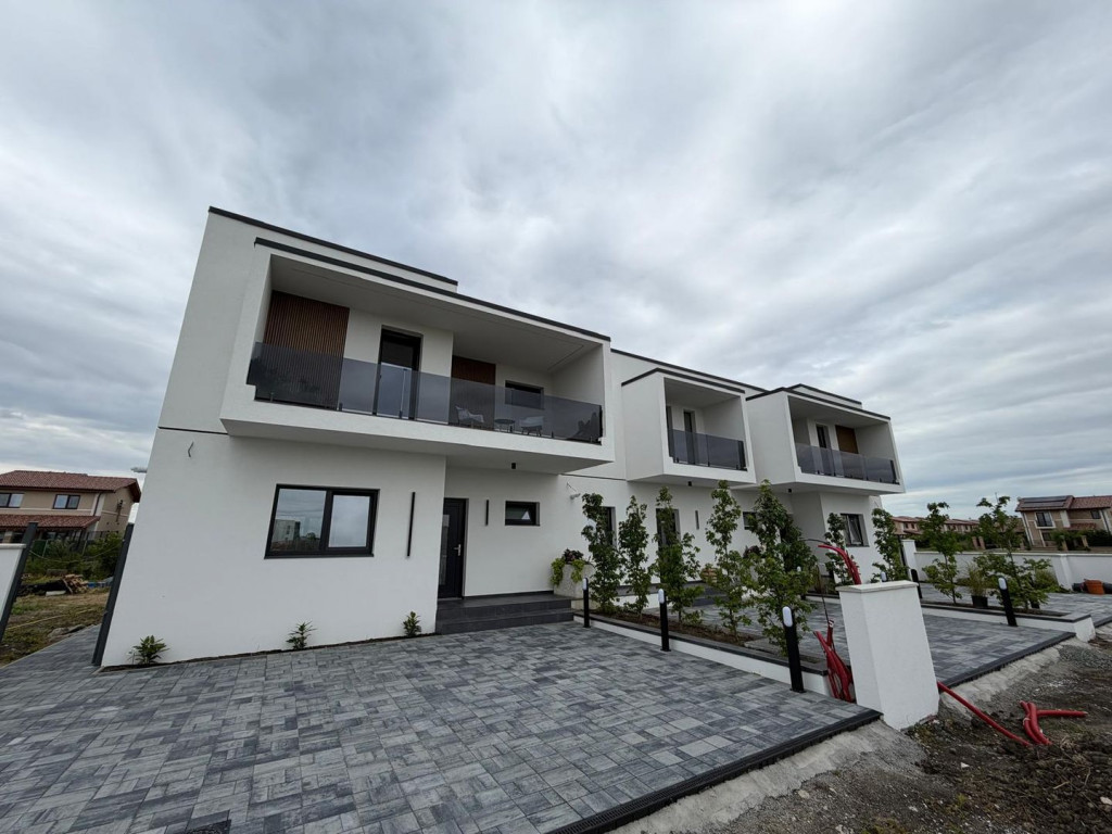 Triplex in Sacalaz | Finisaje premium | 4 camere | Asfalt |
