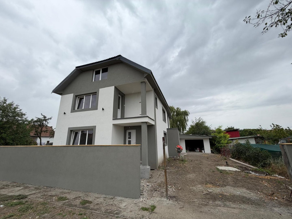 Duplex despartit | 5 camere | Garaj | Finisaje premium | 3 b