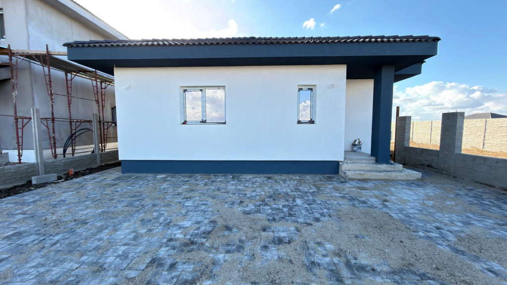 Jumatate de duplex cu 3 camere, de vanzare, Sanandrei, Timis