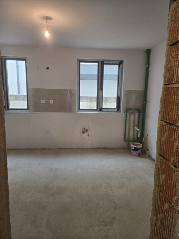 Casa de vanzare, 4 camere, 275 mp, zona Bucov