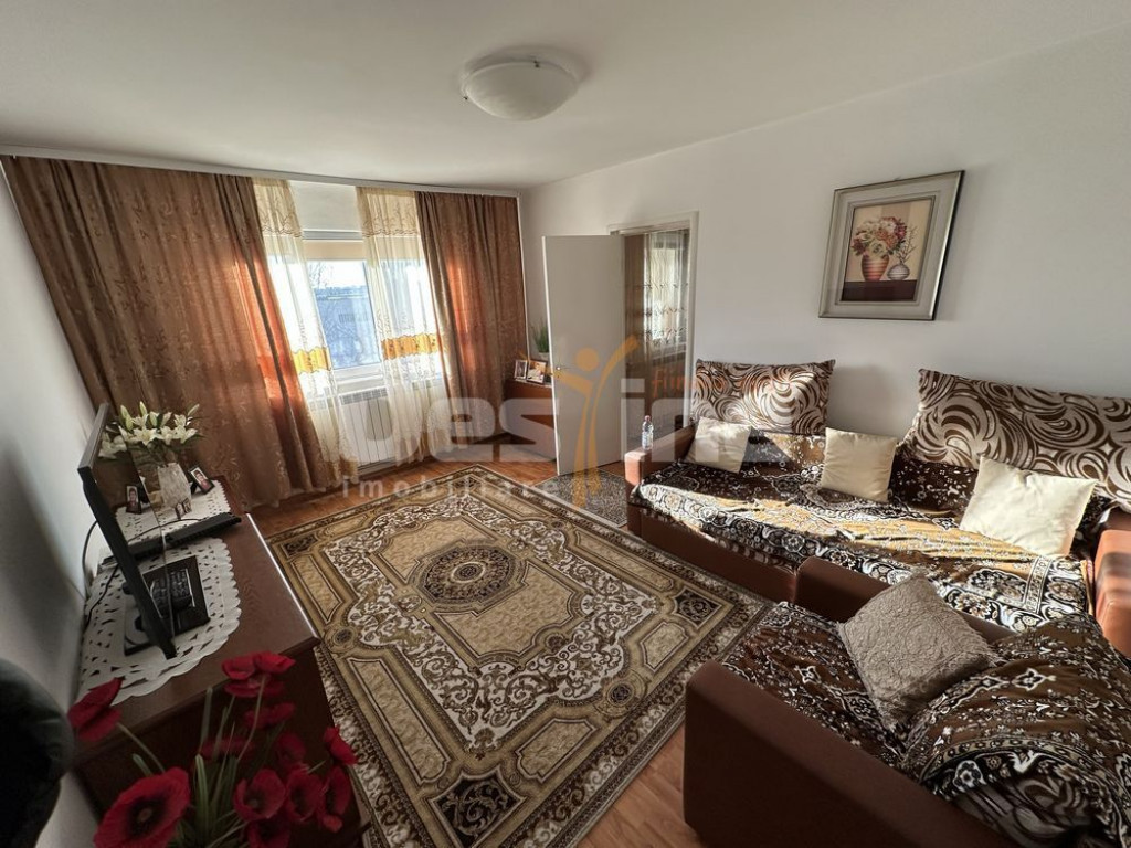 Apartament cu 3 camere de vânzare – Zona Casa de Cultură, Constanța