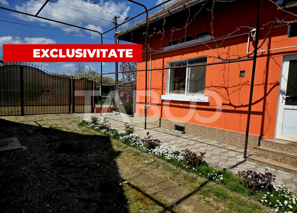 Casa individuala de vanzare 3 camere curte si gradina Beclea
