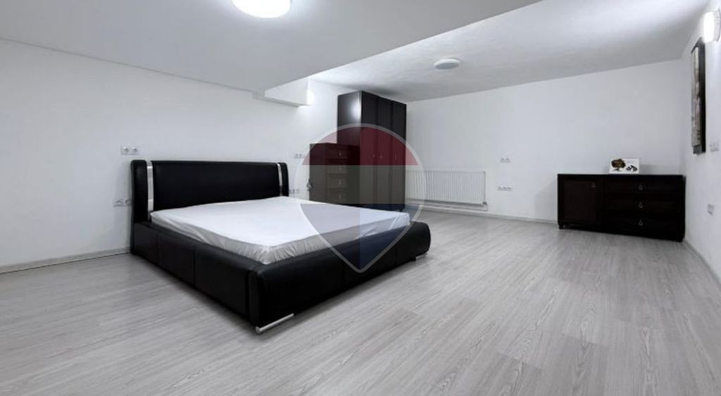 Apartament cu 3 camere de închiriat în zona Hipodrom 1