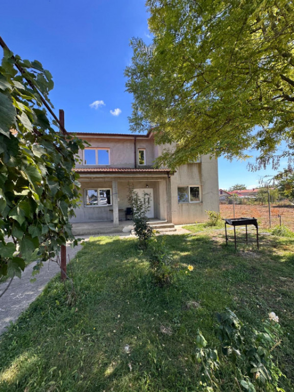 Casă P+1 cu 6 camere de vânzare în Mihail Kogălniceanu ?