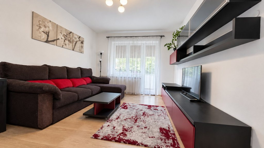 3 camere decomandate Două balcoane Parcare inclusă - Titan–B