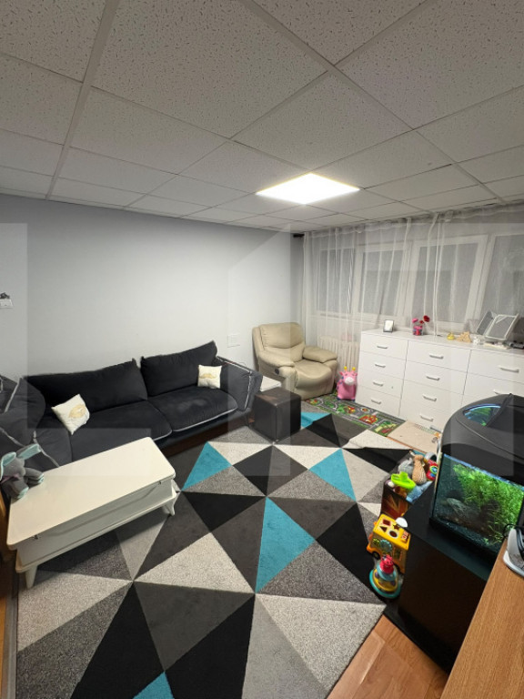 Apartament 3 camere-semidecomandat-55mp-Zona Primaverii