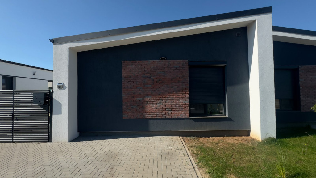 Casa individuala cu 4 camere, teren 614mp, in Giarmata.