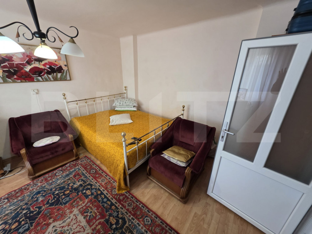 Apartament cu o camera, garaj, gradina, Zona strazii Bucures