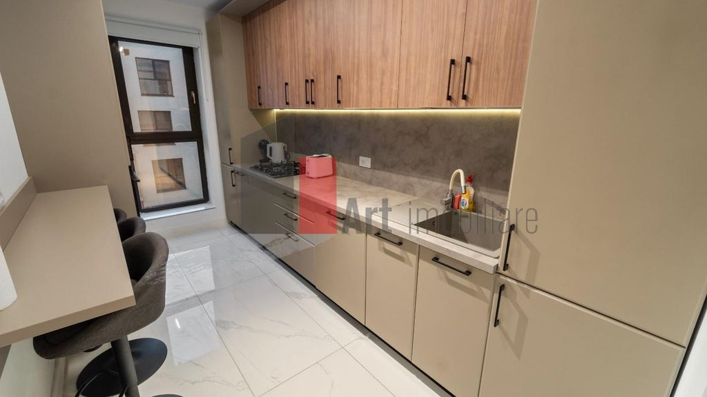 2 camere, et 4/10, CENTRALA-Lujerului