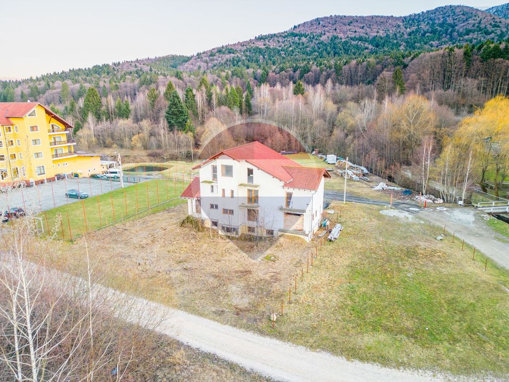 CASA de VACANTA cu Potential de Poveste/ PENSIUNE- Sambata de Sus!