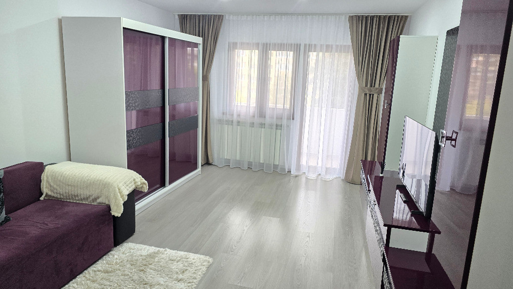 Inchiriez apartament 2 camere decomandat, Deva, 22 Dec. (BT), et. 1,