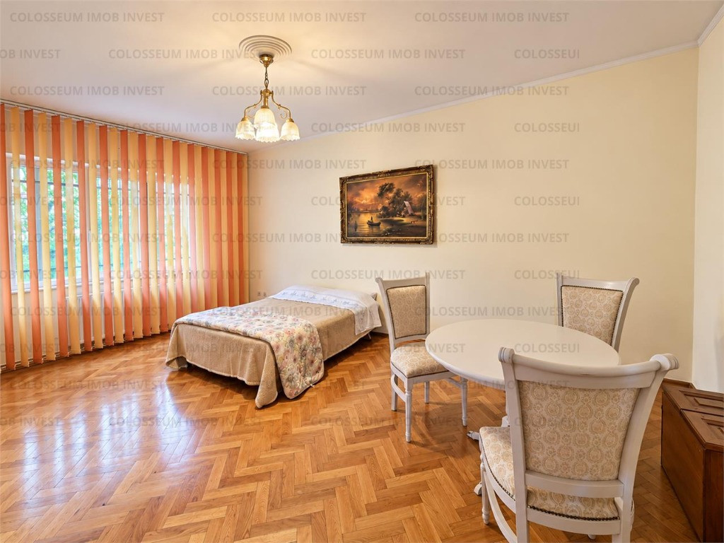 Apartament 3 camere decomandat - zona Grivitei