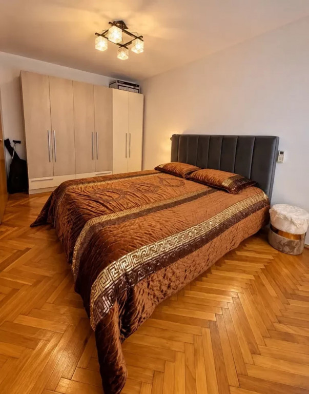 Apartament 3 camere de vanzare, garaj, zona Girocului, Timisoara