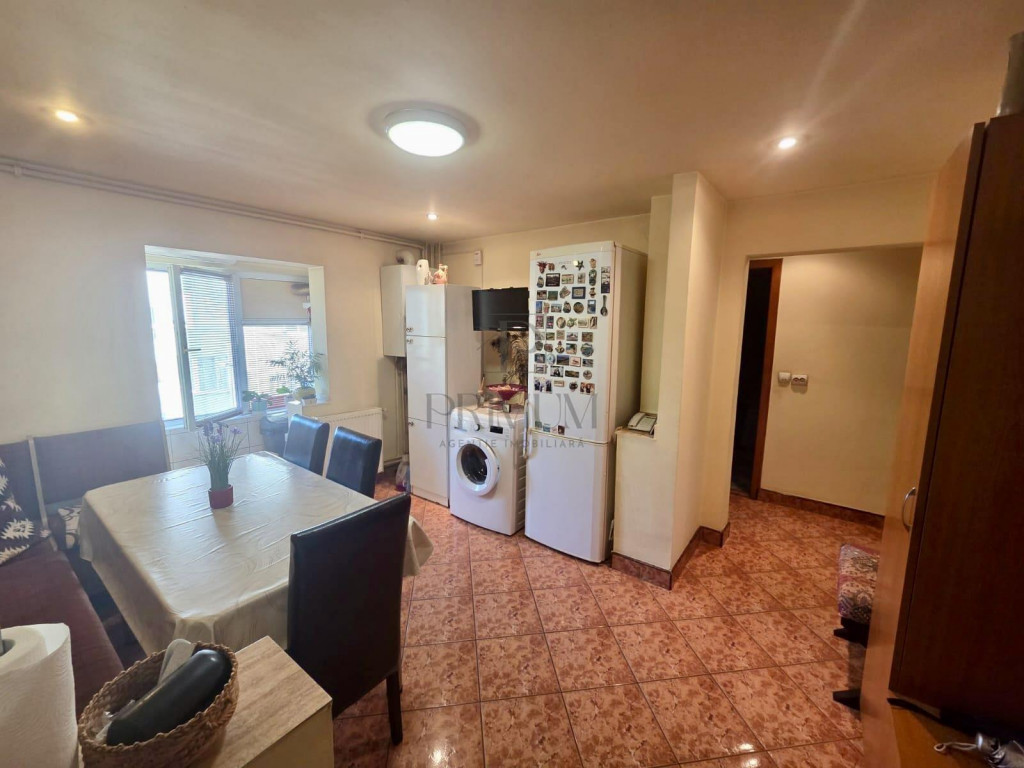 Aradului, 2 Camere, Centrala Proprie, Decomandat