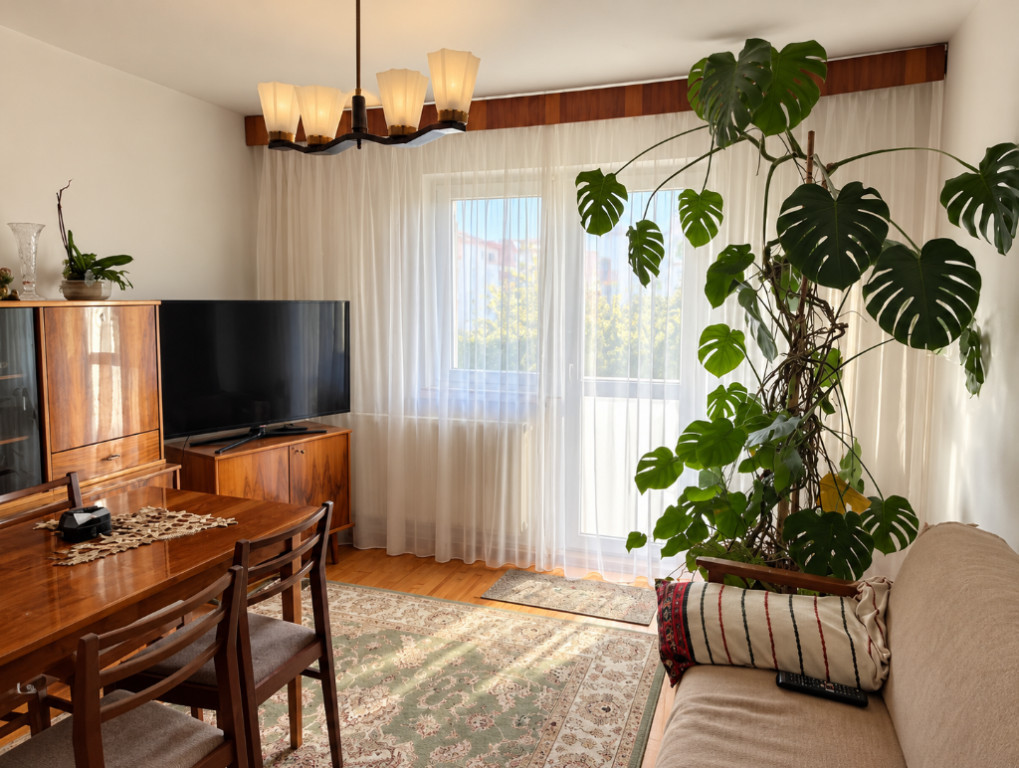 Apartament 4 camere, etaj 2/4, mobilat, utilat, zona Astra!